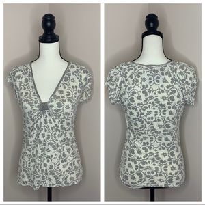 American Eagle floral deep v tee